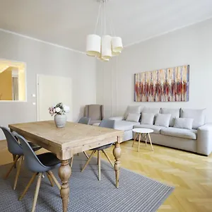 Heymi Karlsplatz Apartment Wien