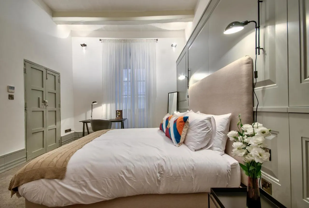 10 Strait Street Apartments Valletta