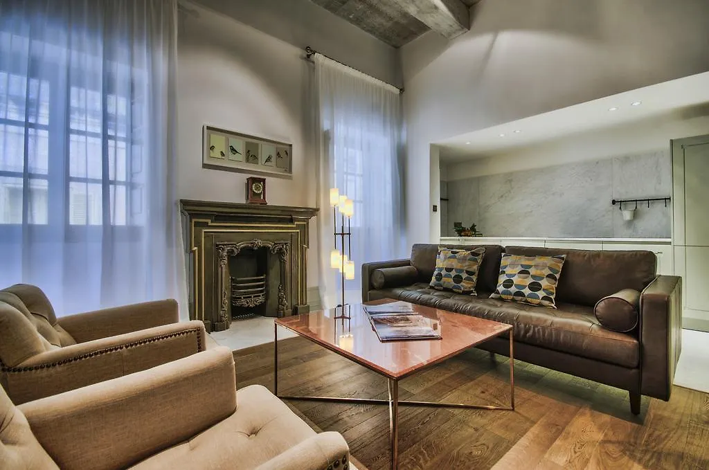10 Strait Street Apartments contacts